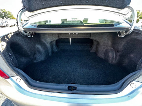 Used 2013 Toyota Camry L image 17