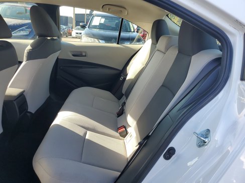 Used 2022 Toyota Corolla LE image 14