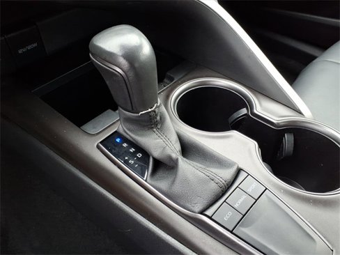 Used 2024 Toyota Camry SE image 13