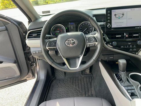 Used 2022 Toyota Camry LE image 13