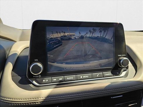 Used 2022 Nissan Rogue SV image 13