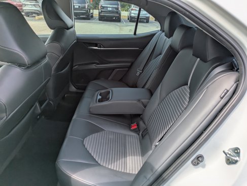 Used 2024 Toyota Camry SE image 12