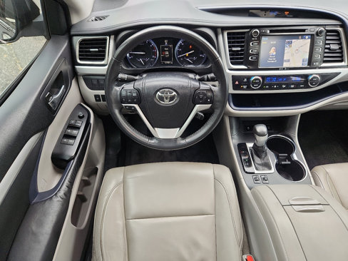 Used 2015 Toyota Highlander XLE image 21