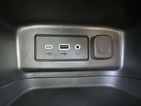 Used 2023 Chevrolet Equinox LT image 26