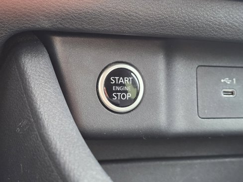 Used 2023 Nissan Rogue SV image 17