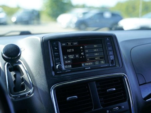 Used 2017 Dodge Grand Caravan SE image 15