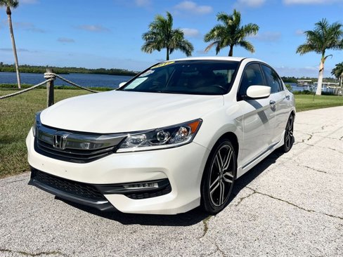 Used 2017 Honda Accord Sport image 3