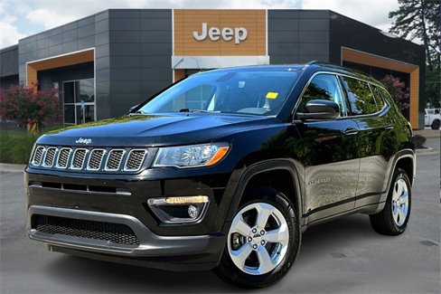 Used 2020 Jeep Compass Latitude image 1