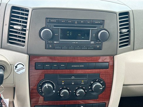 Used 2005 Jeep Grand Cherokee Limited image 14