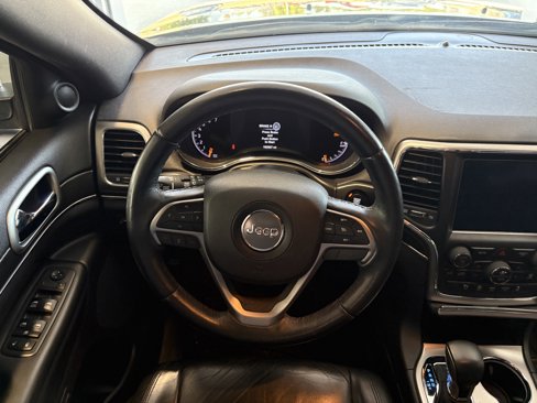 Used 2018 Jeep Grand Cherokee Limited image 11