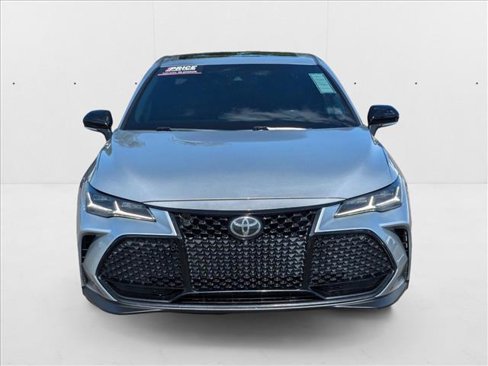 Used 2020 Toyota Avalon Touring image 2