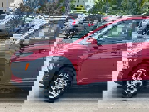 Used 2021 Hyundai Kona SE w/ Cargo Package image 7