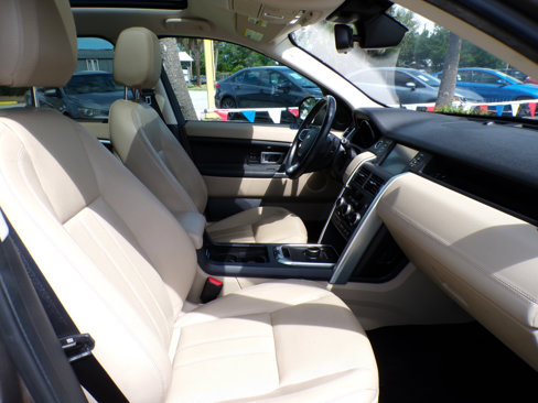 Used 2017 Land Rover Discovery Sport HSE image 25