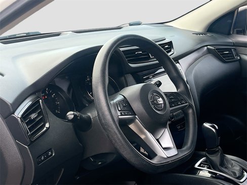 Used 2021 Nissan Rogue Sport S image 9