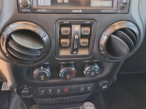 Used 2017 Jeep Wrangler Unlimited Sahara image 20