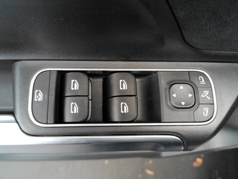 Certified 2024 Mercedes-Benz GLB 250 image 28