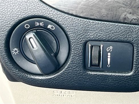Used 2016 Dodge Grand Caravan American Value Package w/ UConnect Hands-Free Group image 10