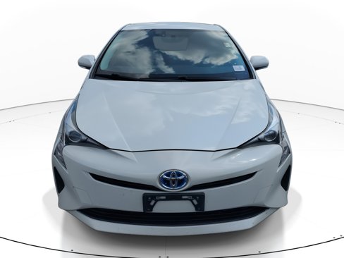 Used 2016 Toyota Prius Four image 2