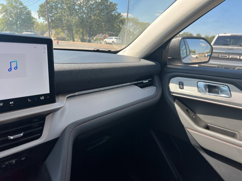 New 2025 Ford Explorer Active w/ Active Comfort Package image 26