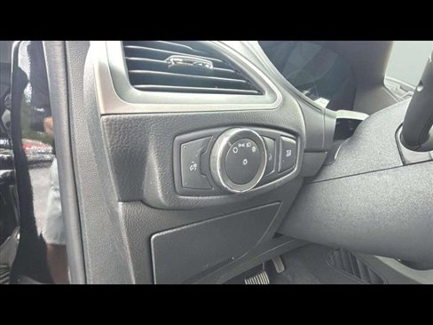 Used 2022 Ford Edge SE w/ Black Appearance Package image 20