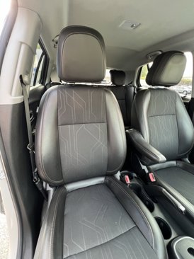 Used 2022 Chevrolet Trax LT w/ Redline Edition image 15