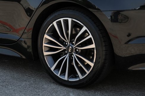 Used 2018 Kia Stinger Premium image 57