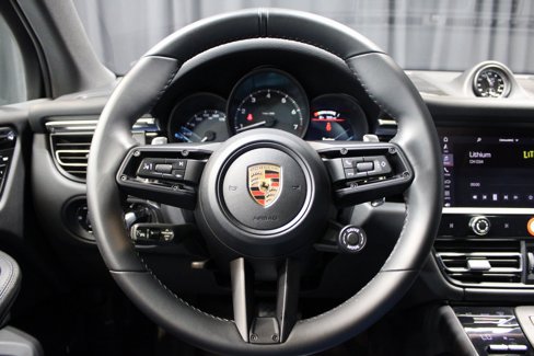 Certified 2024 Porsche Macan image 26