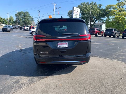 New 2026 Chrysler Pacifica Select image 7