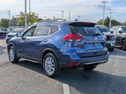 Used 2017 Nissan Rogue SV w/ SV Premium Package image 5