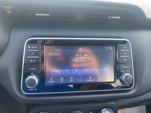 Used 2024 Nissan Kicks S image 22