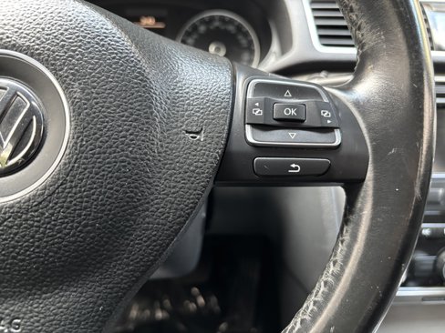 Used 2014 Volkswagen Passat TDI SE image 17