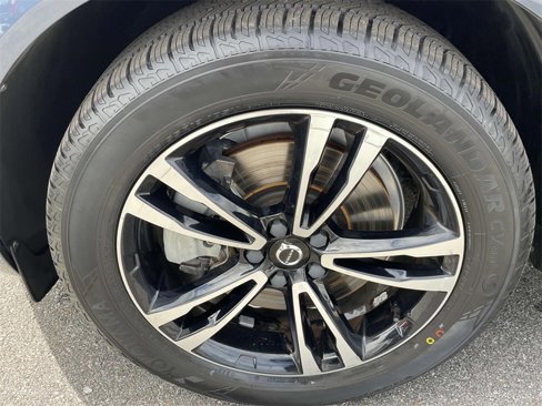 Used 2020 Volvo XC60 T6 Momentum image 8
