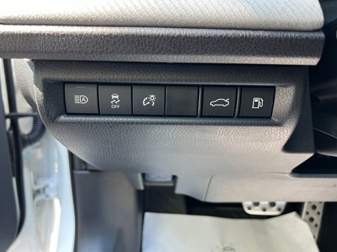Used 2025 Toyota Camry SE image 22