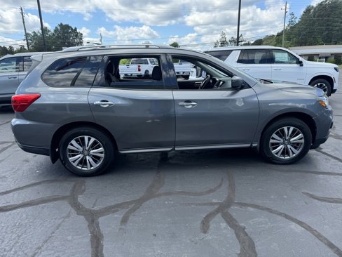 Used 2020 Nissan Pathfinder S image 11