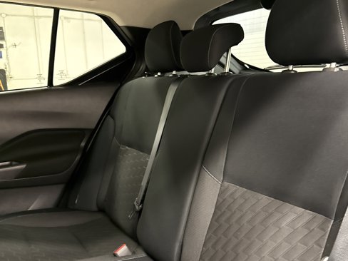Used 2023 Nissan Kicks SV image 15