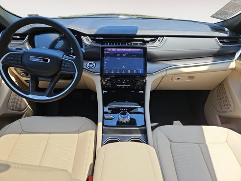 New 2025 Jeep Grand Cherokee L Limited w/ Luxury Tech Group II image 10
