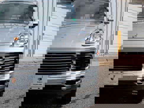 Certified 2022 Porsche Cayenne image 12