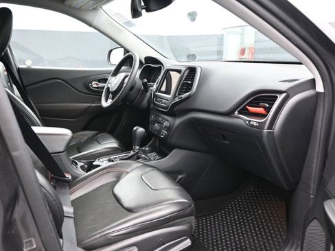 Used 2022 Jeep Cherokee Trailhawk w/ Comfort/Convenience Group image 12