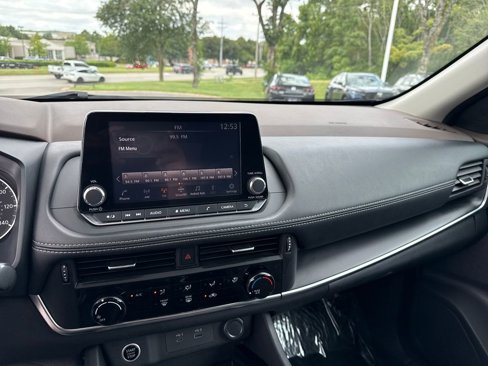 Used 2021 Nissan Rogue S image 18
