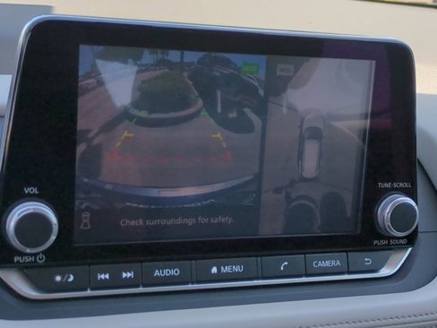 Used 2021 Nissan Rogue SV image 18