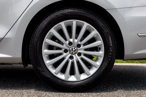 Used 2017 Volkswagen Passat 1.8T SE image 15