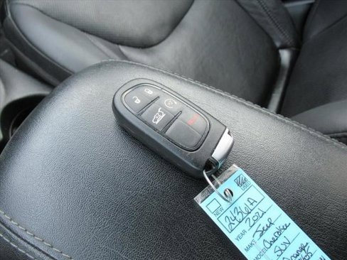 Used 2021 Jeep Cherokee High Altitude image 36