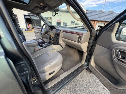 Used 2004 Jeep Grand Cherokee Limited w/ Cold Weather Group image 66