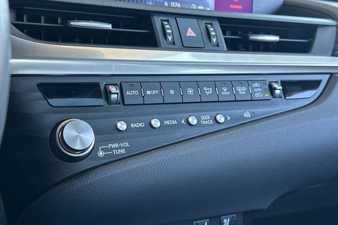 Used 2021 Lexus ES 300h w/ Premium Package image 25