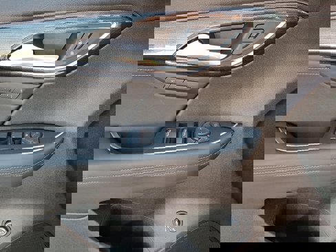 Used 2023 Buick Envision Essence image 12