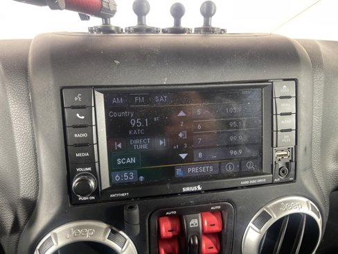 Used 2017 Jeep Wrangler Unlimited Rubicon w/ Connectivity Group image 23