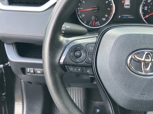 Used 2021 Toyota RAV4 LE image 21