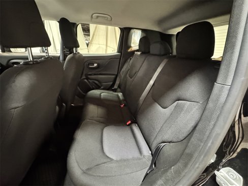 Used 2023 Jeep Renegade Latitude image 21