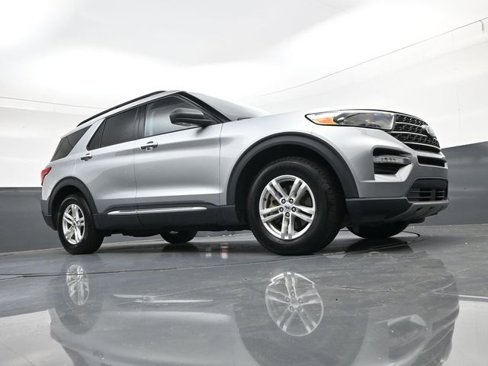 Used 2023 Ford Explorer XLT w/ Equipment Group 202A image 31