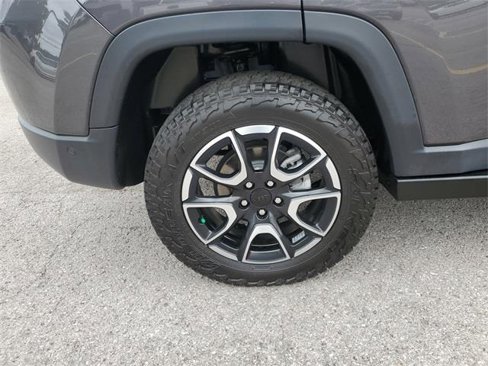 Certified 2024 Jeep Compass Trailhawk w/ Trailhawk Elite Group image 6